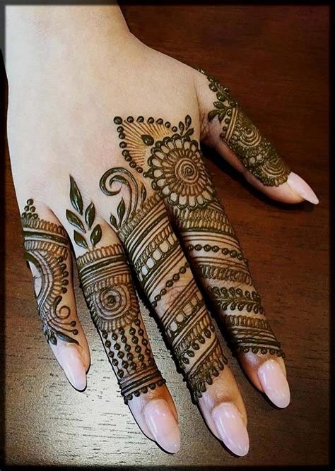 14_26 Stunning Finger Mehndi Designs Trending In 2021
