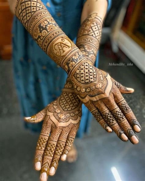 11_70 Gorgeous Back Hand Mehndi Designs That Stole Our Hearts  Pyaari