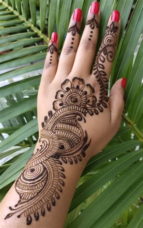 2_40 Trendy Back Hand Mehndi Designs for Modern Brides