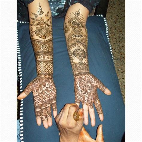 1_AK Sharma Mehndi Art Bridal Mehndi Artist in Delhi  WeddingZ