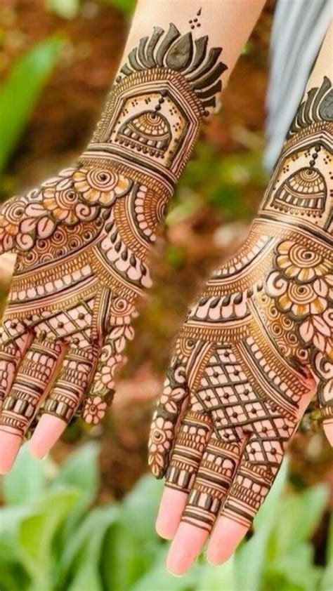 12_70 Gorgeous Back Hand Mehndi Designs That Stole Our Hearts  Pyaari