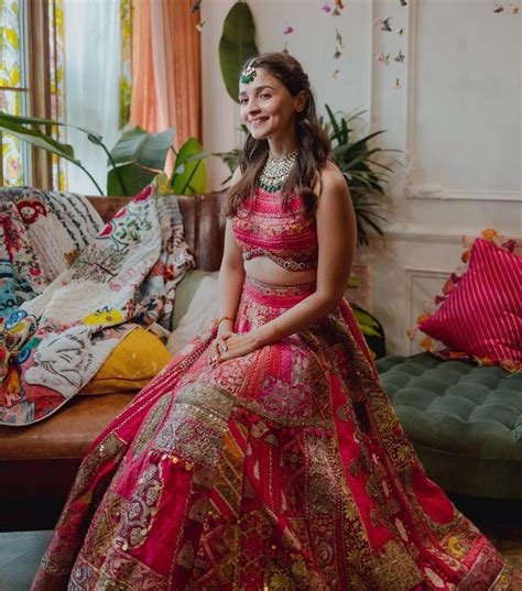 2_Alia Bhatts Bridal Look Is What Dreams Are Made Of