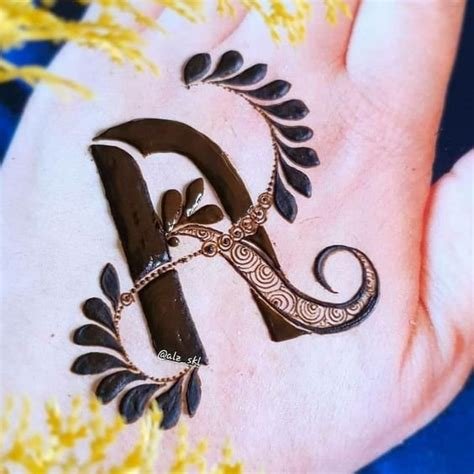 8_10 Unique A Letter Mehndi Designs With Pictures
