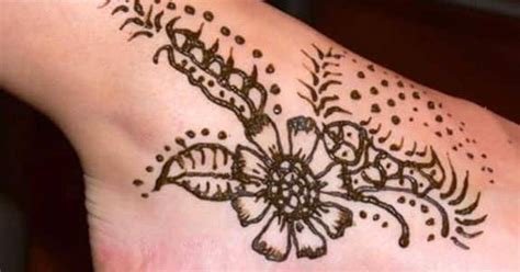 13_24 Simple Mehndi Designs for Feet That Will Mesmerise All Indian Brides