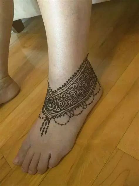 10_25 Stunning Ankle Mehndi Designs  Fabbon