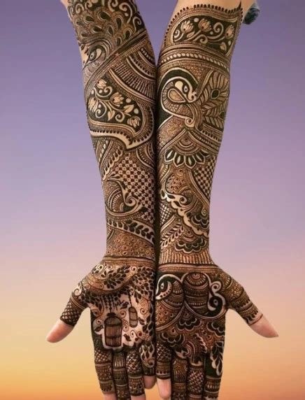 6_Anushka Sharma And Virat Kohlis Mehendi Ceremony Pictures News Zee