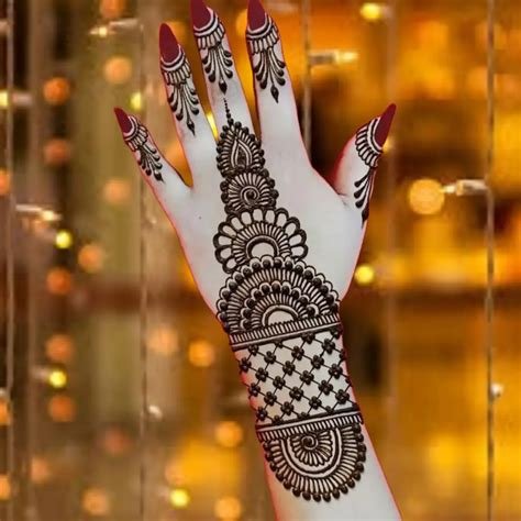 10_25 Arabic Mehendi Designs For Women Who Want Something Unique