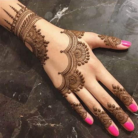 3_Arabic circle Mehndi design by Masculine Shikoba on Mehndi World