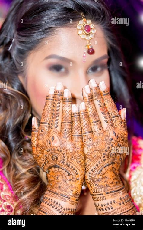 1_Pakistani  Indian bride wedding style showing Earring Bangles