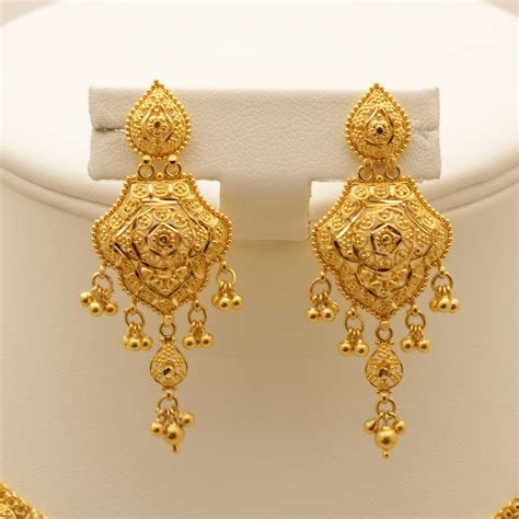 9_Gold Chandbali Earring Designs  Fashion Beauty Mehndi Jewellery Blouse