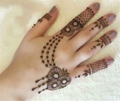 8_30 Simple Back Hand Mehndi Designs for Various Occasions