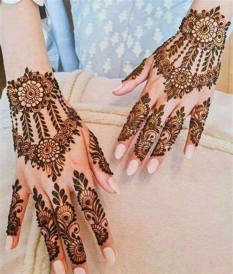 14_12 Stunning Bracelet Mehndi Design That Are Simple Quick and