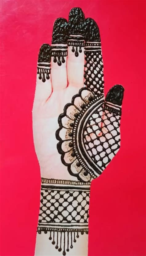 15_10 Diwali Mehndi Designs Which Are Easy Simple and Stunning 2023