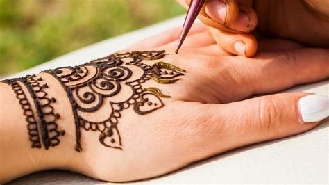 3_22 Easy Henna Designs for Beginners for Your Hands  Feet