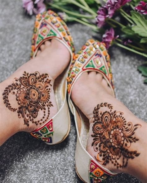 13_Prettiest Foot Mehndi Designs For Every Kind Of Bride