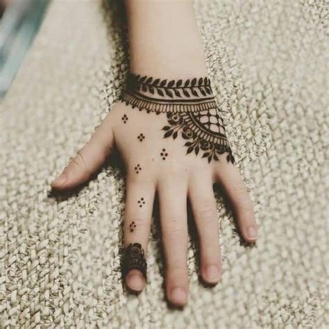 12_25 Mehndi Designs For Kids That Are Simple Yet Attractive