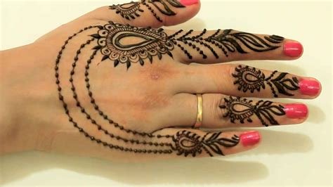 5_Beautiful and Easy Mehndi Designs for Eid Celebration  PK Vogue