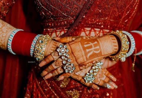 6_26 Exquisite Back Hand Mehndi Designs for Your Wedding