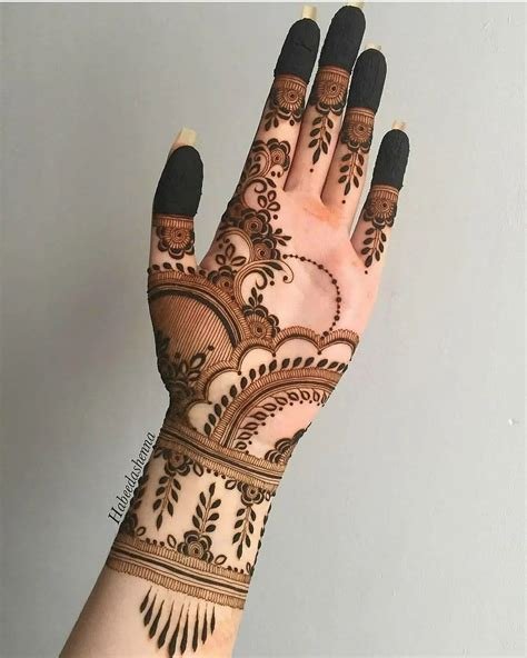 11_Easy Mehndi Designs On Palm