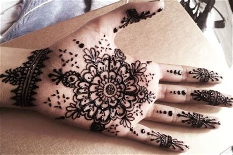 15_30 Festive Rangoli Mehndi Designs for Women  SheIdeas