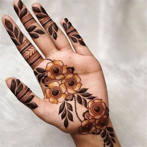 15_Floral Mehndi Designs Perfect For Bridesmaids  HerZindagi