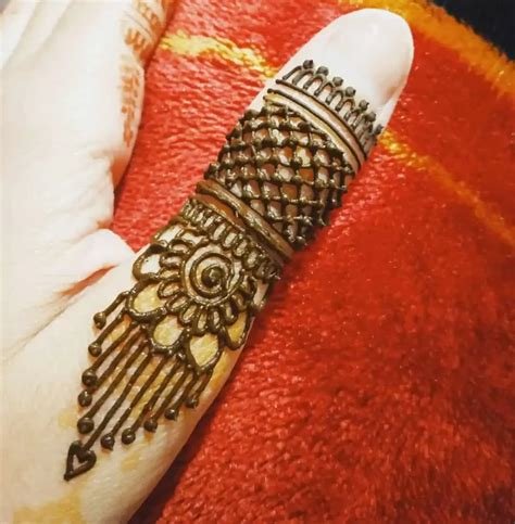 10_New stylish and easy thumb mehndi designs  weddingbels