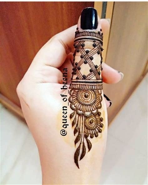 1_50 Simple Finger Mehndi Designs for Front  Back 2021 Finger Henna Ideas