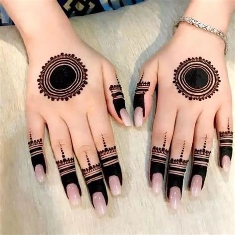 1_15 Beautiful and Easy Tikki Mehndi Design Ideas