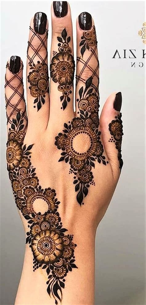 10_Easy and Simple Mehndi Design for Eid Stock Image  Image of designs