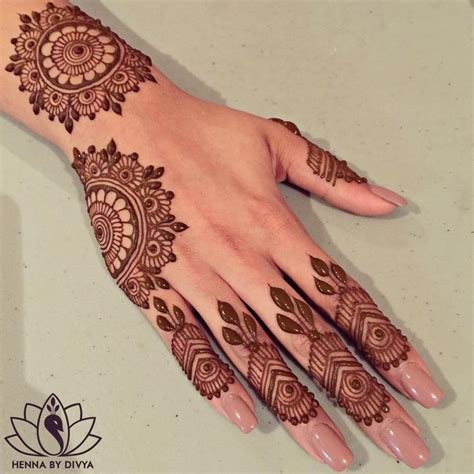 2_Beautiful and Easy Mehndi Designs for Eid Celebration  PK Vogue