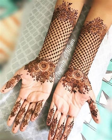 8_Simple  Stylish Front Hand Mehndi Designs 2023