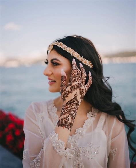 11_Unique Back Hand Mehndi Designs For The Bridesmaids  WedMeGood