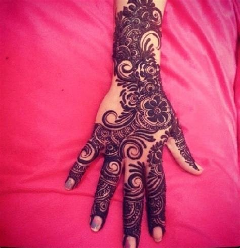 13_Super Trendy  Unique Arabic Mehendi Designs For Brides