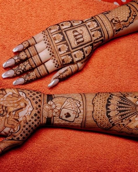 11_31 Dainty Engagement Mehndi Designs For Bride