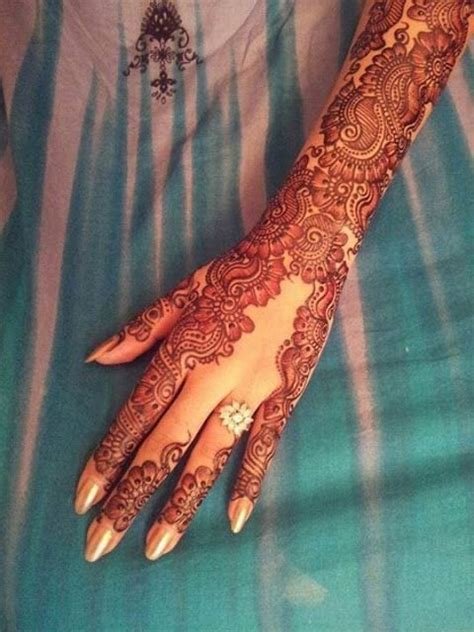 13_Bride Engagement Style Mehndi Design  Spacotin