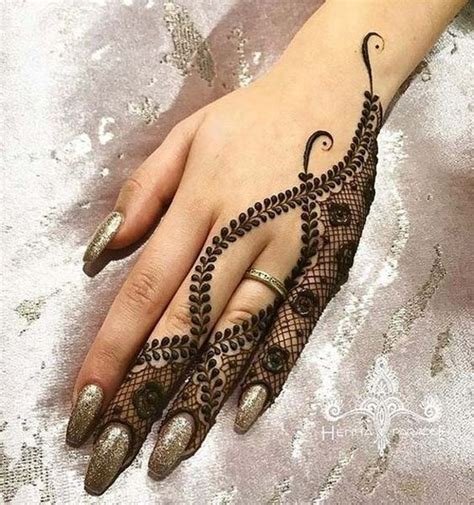 8_Top 20 Henna mehandi designs 2024 to freshen up your festive ensembles