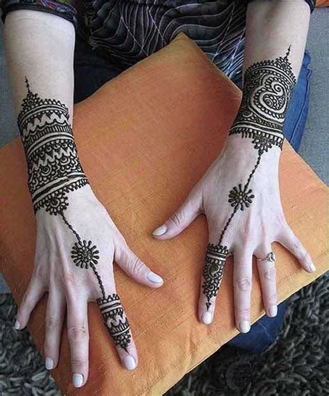 1_25 Beautiful Ring Mehndi Designs For Your Hands