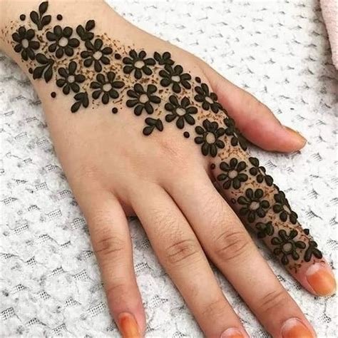 2_50 Simple Finger Mehndi Designs for Front  Back 2021 Finger Henna Ideas