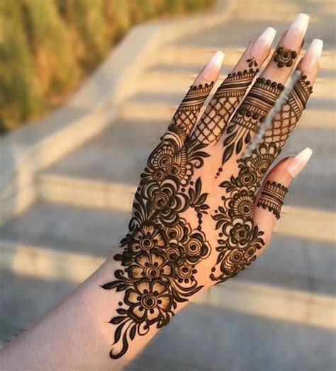 1_Floral Mehndi Designs Perfect For Bridesmaids  HerZindagi
