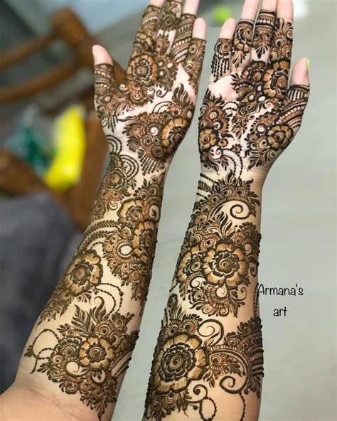 2_Prettiest Floral Mehendi Designs For The Trendsetter Brides