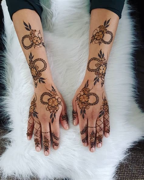 11_Easy Flower Mehndi Designs On Palm  Best Flower Site