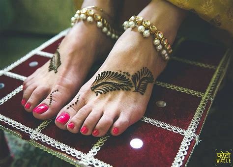 4_30 Mind Blowing Leg And Foot Mehndi Designs For Brides