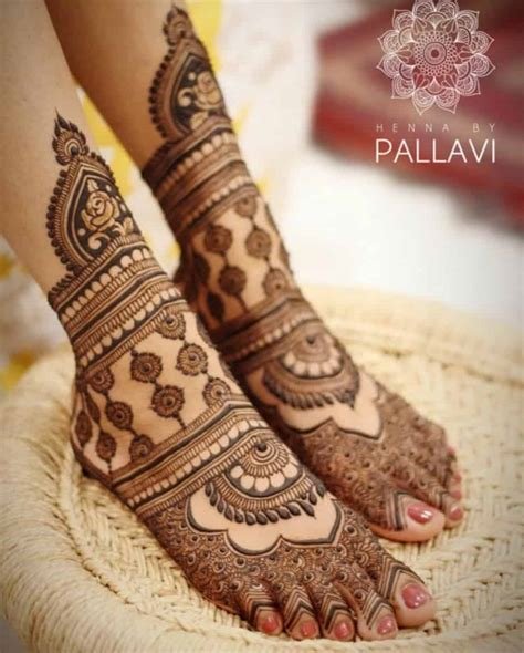 7_Prettiest Foot Mehndi Designs For Every Kind Of Bride