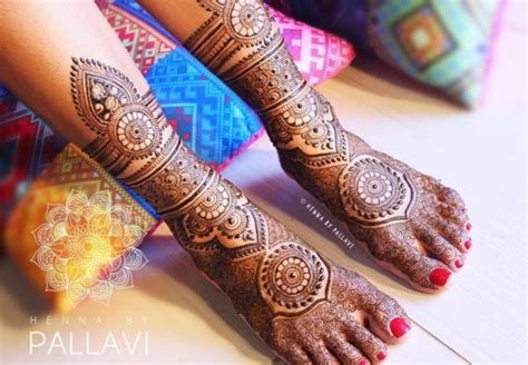 9_21 Simple Foot Mehndi Design That Are Perfect For BridesToBe