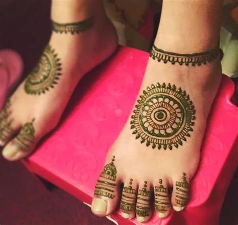 6_21 Simple Foot Mehndi Design That Are Perfect For BridesToBe