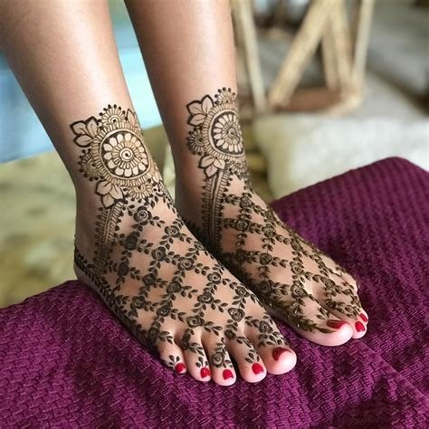 15_30 Mind Blowing Leg And Foot Mehndi Designs For Brides