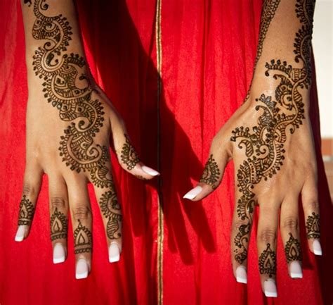 3_Adorable Forearm Bridal Mehndi Designs  Forearm Bridal Mehndi Designs