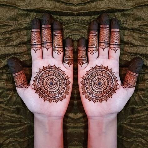 9_Front Hand Mehndi Design Circle Patterns for Elegance