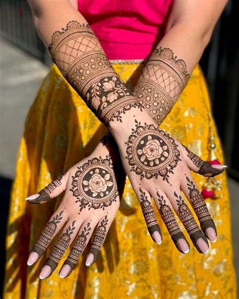 11_40 Trendy Back Hand Mehndi Designs for Modern Brides