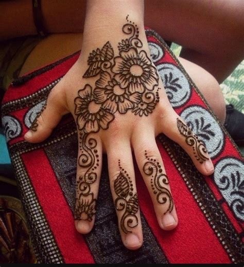 15_10 Easy Mehndi Designs For Your Kids Hands  CareerGuide